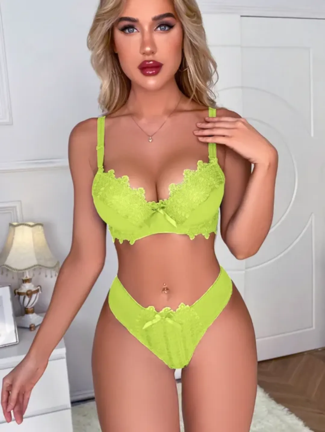 Ensemble de soutien-gorge sexy en dentelle couleur unie