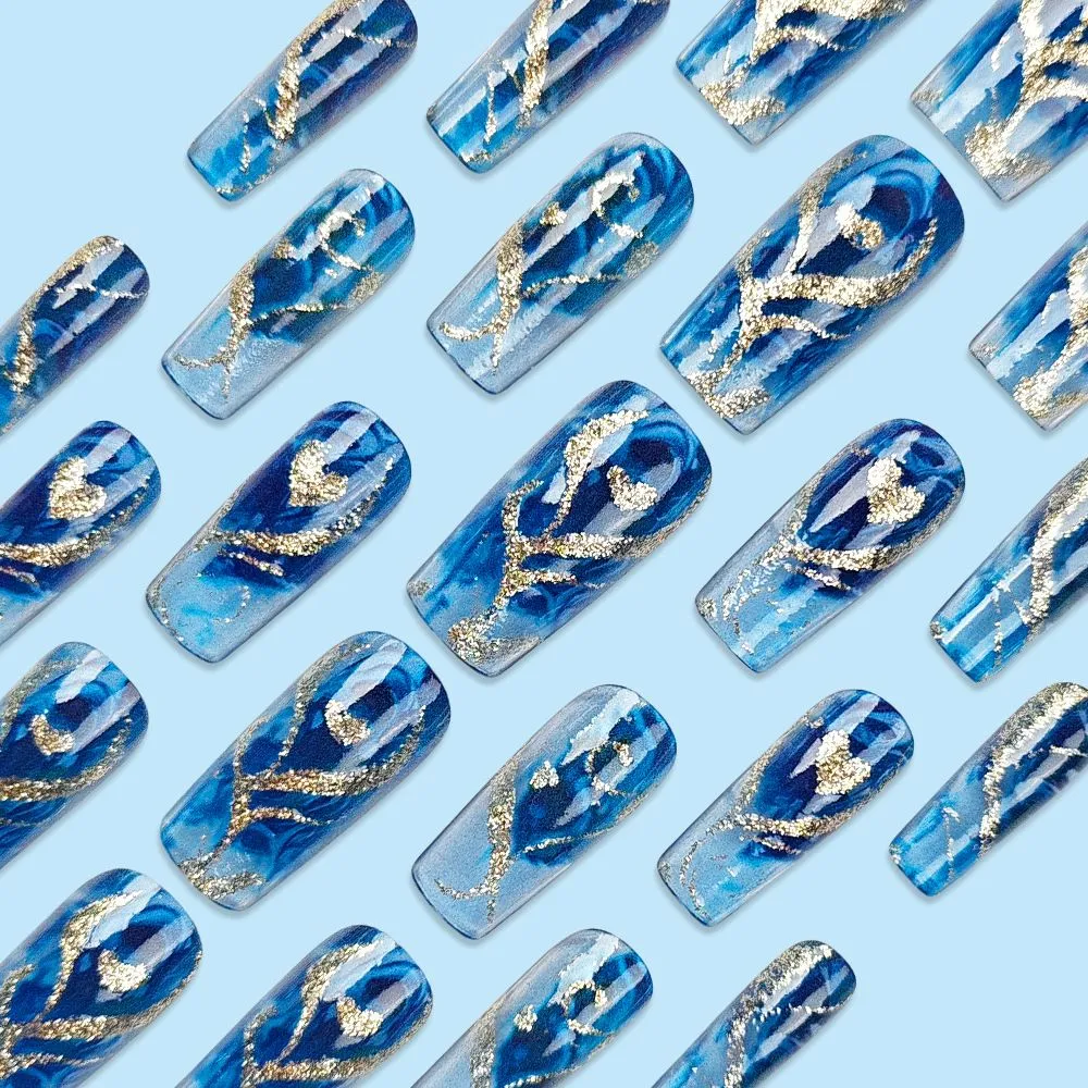 Faux ongles press-on bleu marbré avec motifs dorés – 24 pièces – Ongles élégants prêts à poser