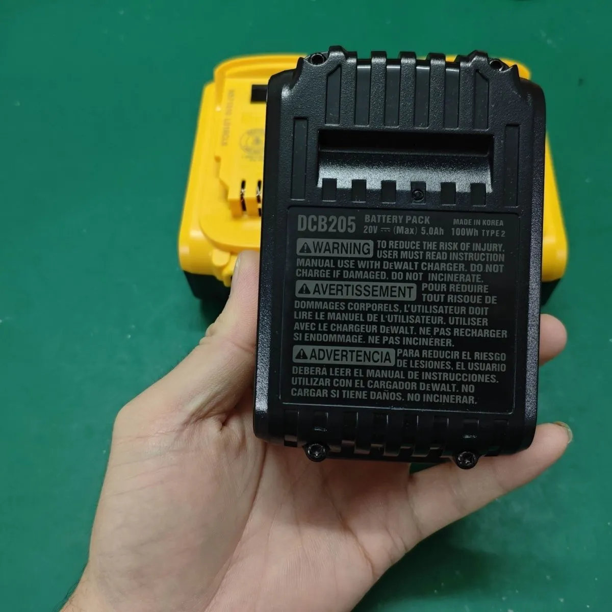 Batterie Lithium 20V 5Ah + Chargeur – Compatible outils électriques 12.8V / 20V