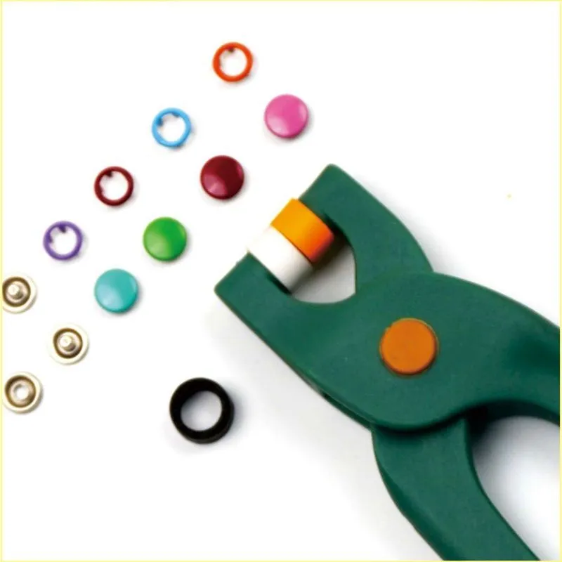 Kit boutons pression multicolores avec pince de pose et coffret de rangement